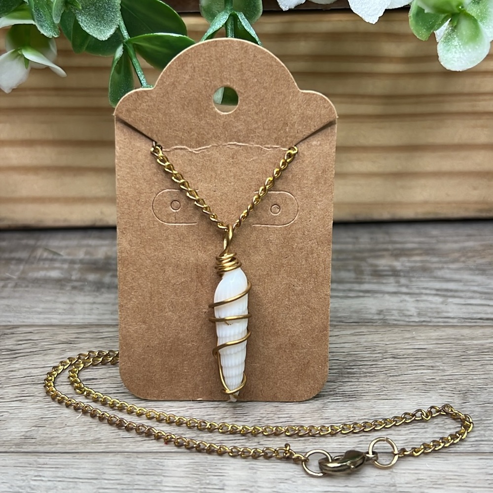 Natural Shell Wrapped Pendant Necklace - Picture 2 of 9